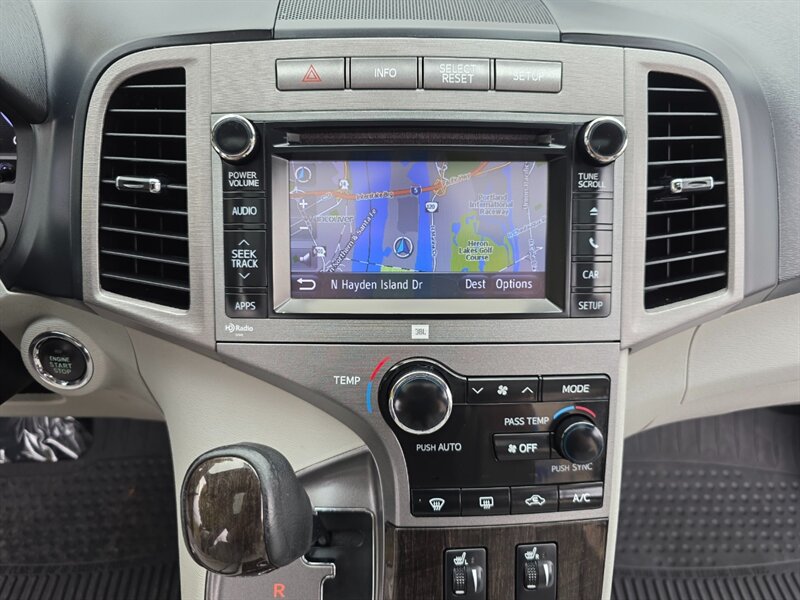 2013 Toyota Venza XLE AWD V6 CAM NAV / PANO ROOF / LEATHER / 1-OWNER  / ALL WHEEL DRIVE / FULLY LOADED - Photo 19 - Portland, OR 97217