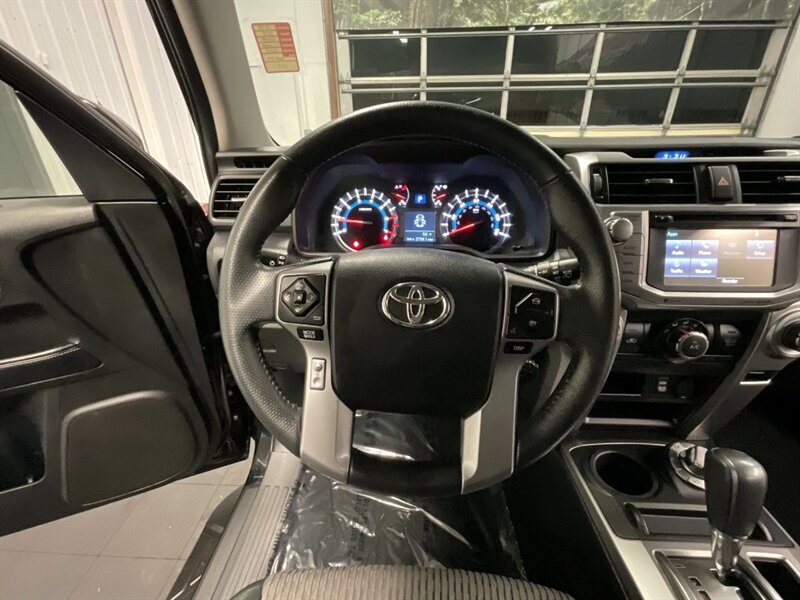 2018 Toyota 4Runner SR5 4X4 / 1-OWNER / NEW LIFT WHEELS & TIRES  1-OWNER LOCAL OREGON SUV / NEW LIFT / ONLY 33,000 MILES - Photo 31 - Gladstone, OR 97027