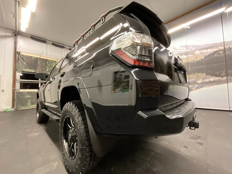 2018 Toyota 4Runner SR5 4X4 / 1-OWNER / NEW LIFT WHEELS & TIRES  1-OWNER LOCAL OREGON SUV / NEW LIFT / ONLY 33,000 MILES - Photo 12 - Gladstone, OR 97027