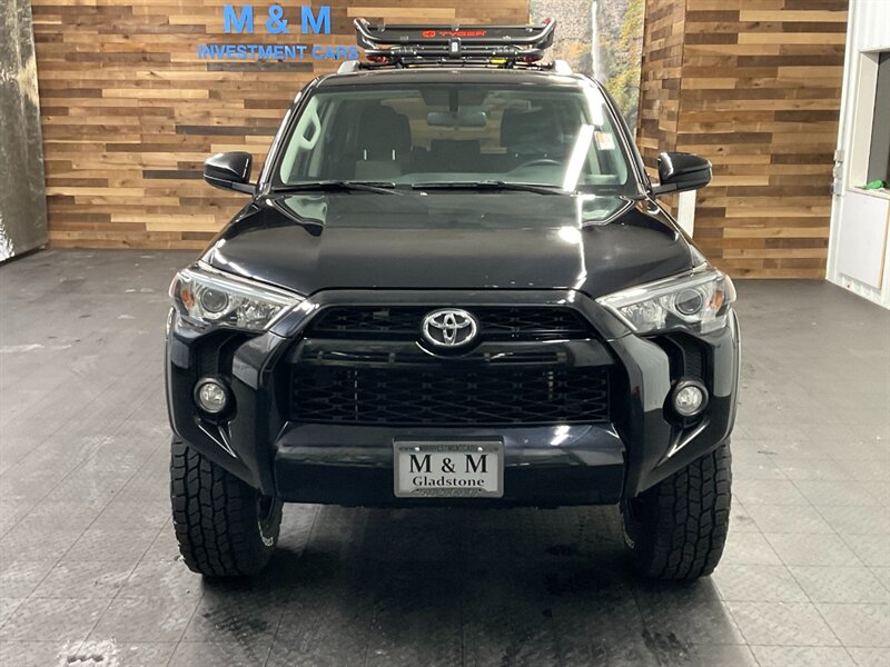 2018 Toyota 4Runner SR5 4X4 / 1-OWNER / NEW LIFT WHEELS & TIRES  1-OWNER LOCAL OREGON SUV / NEW LIFT / ONLY 33,000 MILES - Photo 5 - Gladstone, OR 97027