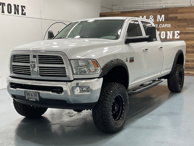 2012 RAM 2500 Big Horn Crew Cab 4X4/ 6.7L DIESEL /6-SPEED MANUAL  / LONG BED / LIFTED w.35 " RIDGE GRAPPER TIRES & 18 " WHEELS / ZERO RUST - Photo 1 - Gladstone, OR 97027