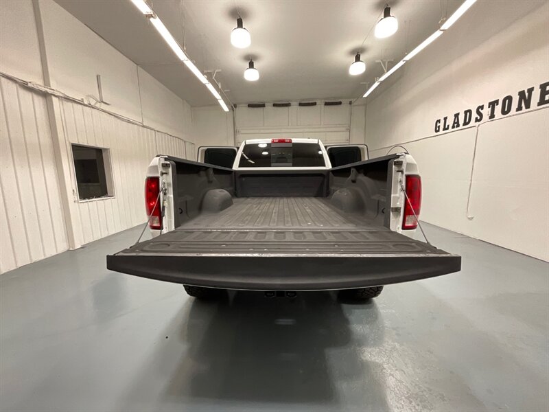 2012 RAM 2500 Big Horn Crew Cab 4X4/ 6.7L DIESEL /6-SPEED MANUAL  / LONG BED / LIFTED w.35 " RIDGE GRAPPER TIRES & 18 " WHEELS / ZERO RUST - Photo 10 - Gladstone, OR 97027