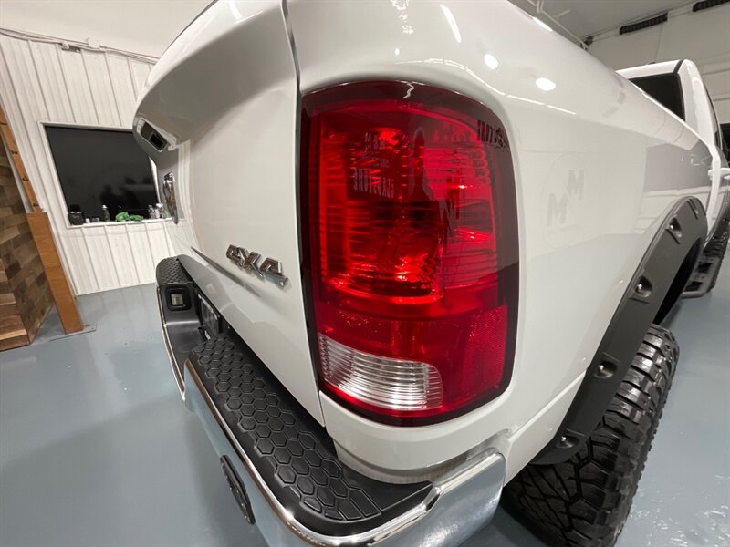 2012 RAM 2500 Big Horn Crew Cab 4X4/ 6.7L DIESEL /6-SPEED MANUAL  / LONG BED / LIFTED w.35 " RIDGE GRAPPER TIRES & 18 " WHEELS / ZERO RUST - Photo 29 - Gladstone, OR 97027