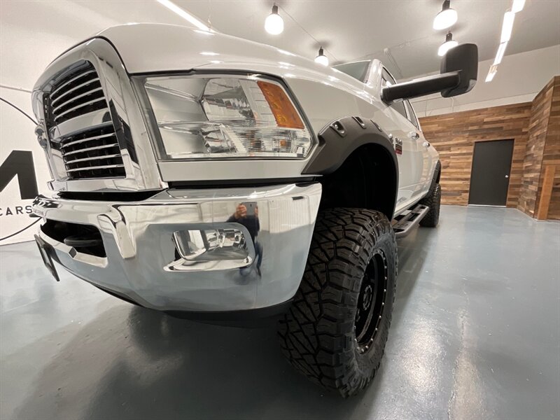 2012 RAM 2500 Big Horn Crew Cab 4X4/ 6.7L DIESEL /6-SPEED MANUAL  / LONG BED / LIFTED w.35 " RIDGE GRAPPER TIRES & 18 " WHEELS / ZERO RUST - Photo 52 - Gladstone, OR 97027