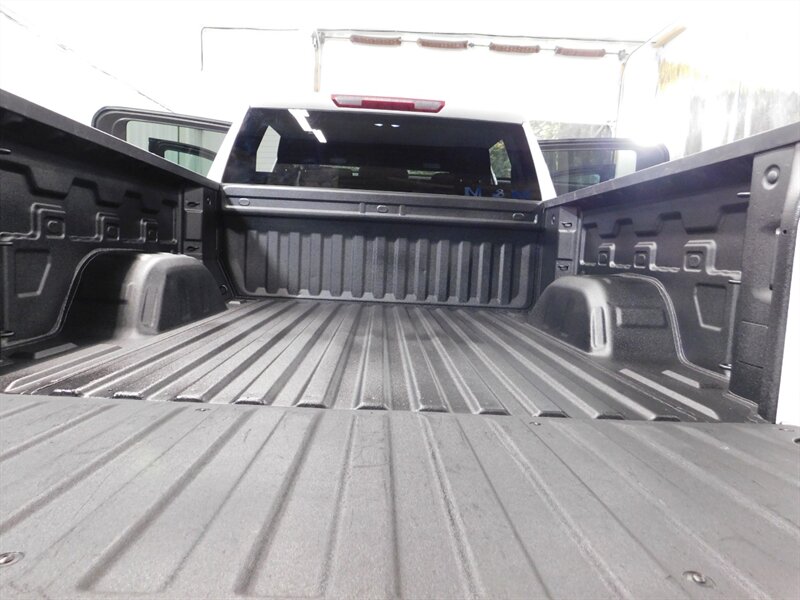 2020 GMC Sierra 1500 SLE 4X4 / Preferred   - Photo 22 - Gladstone, OR 97027