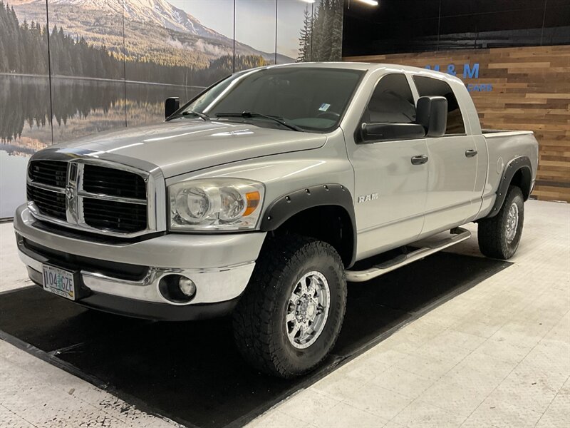 2008 Dodge Ram 1500 SLT MEGACAB 4X4 / 5.7L V8 HEMI / LOCAL TRUCK  / Power Sliding rear window / Rust Free / Excel Cond - Photo 1 - Gladstone, OR 97027