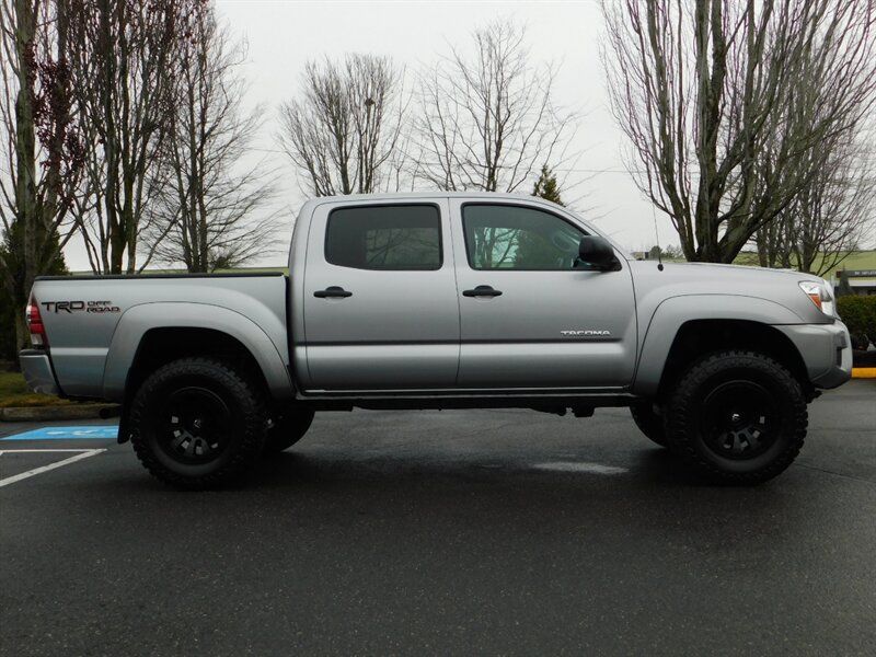 2014 Toyota Tacoma V6 SR5 Double Cab 4X4 / 6-SPD / 1-OWNER / LIFTED