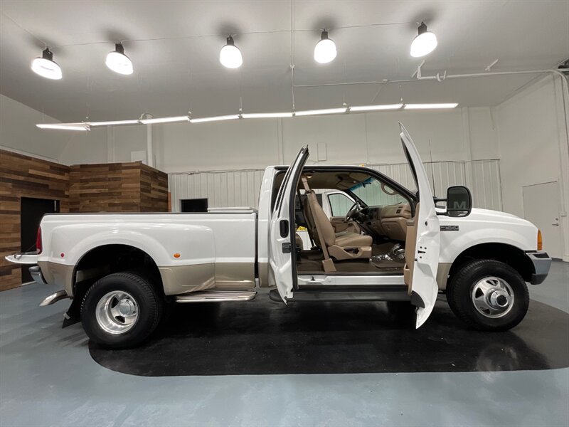 1999 Ford F-350 Lariat DUALLY 4X4 / 7.3L DIESEL / 6-SPEED MANUAL  / ZERO RUST / LOW MILES - Photo 36 - Gladstone, OR 97027