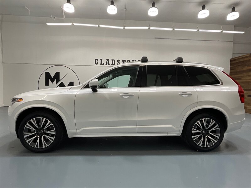 2020 Volvo XC90 T6 Momentum 7-Passenger AWD /2.0L 4Cyl Supercharge  / Panoramic Sunroof / BLIS /  Harman Kardon Premium Audio/Heated Rear Seats & Heated Steering Wheel - Photo 3 - Gladstone, OR 97027
