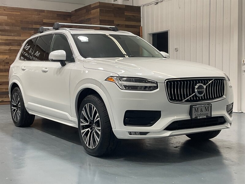 2020 Volvo XC90 T6 Momentum 7-Passenger AWD /2.0L 4Cyl Supercharge  / Panoramic Sunroof / BLIS /  Harman Kardon Premium Audio/Heated Rear Seats & Heated Steering Wheel - Photo 2 - Gladstone, OR 97027