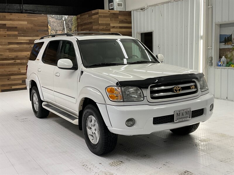 2002 Toyota Sequoia Limited 4X4 / 3RD ROW SEAT / Leather / CLEAN  /LOCAL SUV / Leather & Heated Seats / GREAT SERVICE HISTORY - Photo 2 - Gladstone, OR 97027