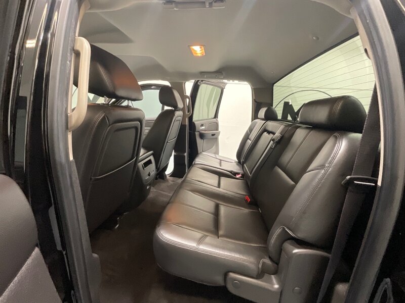 2011 GMC Sierra 2500HD SLT 4X4 6.6L DURAMAX DIESEL/NEW TIRES/Z-71 OFF RD / Leather Heated seats / Backup Camera - Photo 13 - Gladstone, OR 97027