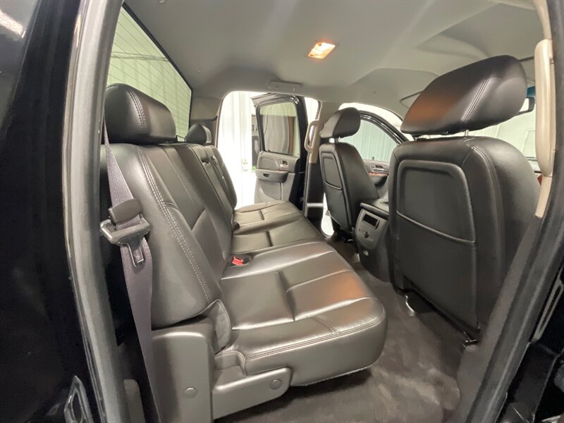 2011 GMC Sierra 2500HD SLT 4X4 6.6L DURAMAX DIESEL/NEW TIRES/Z-71 OFF RD / Leather Heated seats / Backup Camera - Photo 14 - Gladstone, OR 97027