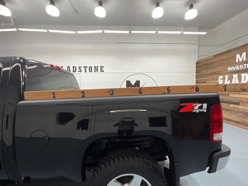2011 GMC Sierra 2500HD SLT 4X4 6.6L DURAMAX DIESEL/NEW TIRES/Z-71 OFF RD / Leather Heated seats / Backup Camera - Photo 9 - Gladstone, OR 97027