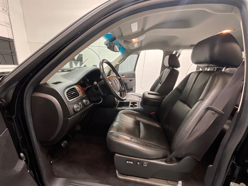 2011 GMC Sierra 2500HD SLT 4X4 6.6L DURAMAX DIESEL/NEW TIRES/Z-71 OFF RD / Leather Heated seats / Backup Camera - Photo 12 - Gladstone, OR 97027