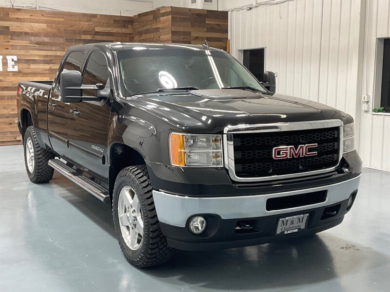 2011 GMC Sierra 2500HD SLT 4X4 6.6L DURAMAX DIESEL/NEW TIRES/Z-71 OFF RD / Leather Heated seats / Backup Camera - Photo 2 - Gladstone, OR 97027