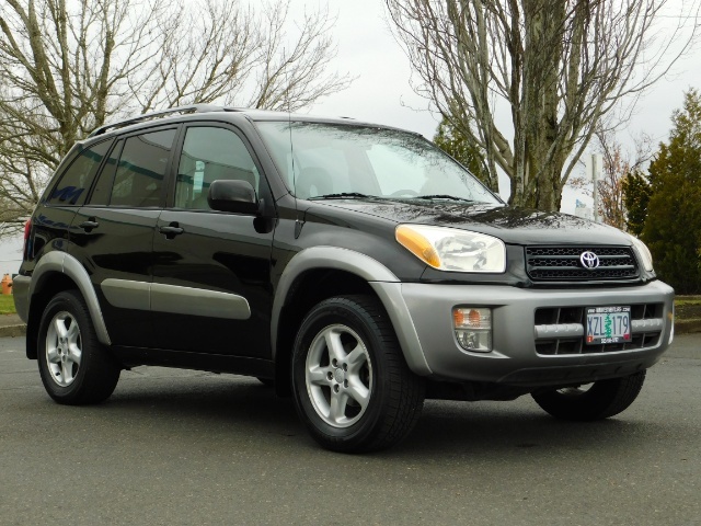 2001 Toyota RAV4 4WD / LEATHER / MOON ROOF / 5-SPEED MANUAL   - Photo 2 - Portland, OR 97217