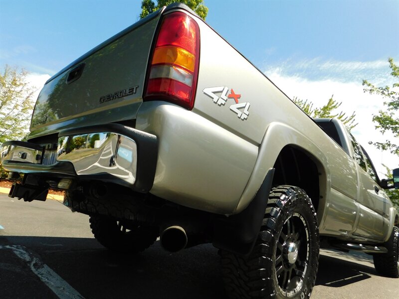 2001 Chevrolet Silverado 2500 LS 4dr 4X4 / 8.1L 8Cyl / ALLISON TRANN/ LONG BED   - Photo 12 - Portland, OR 97217