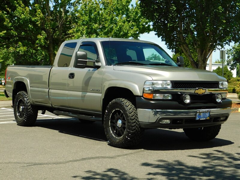 2001 Chevrolet Silverado 2500 LS 4dr 4X4 / 8.1L 8Cyl / ALLISON TRANN/ LONG BED   - Photo 2 - Portland, OR 97217