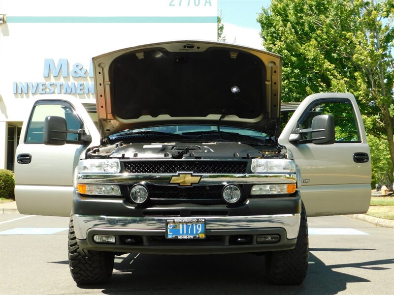 2001 Chevrolet Silverado 2500 LS 4dr 4X4 / 8.1L 8Cyl / ALLISON TRANN/ LONG BED   - Photo 31 - Portland, OR 97217