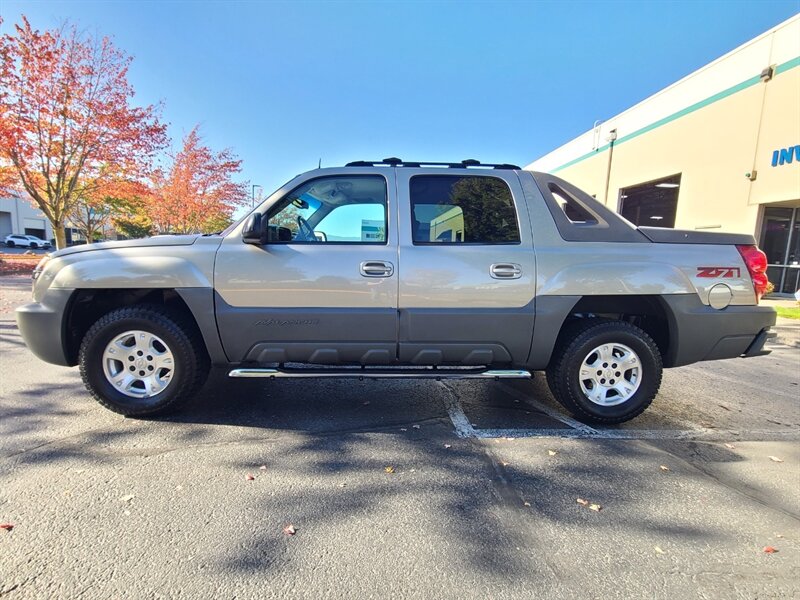 2002 Chevrolet Avalanche 1500 Z71 / 4X4 / FULLY LOADED / ALWAYS SERVICED  / TOP SHAPE / FRESH LOCAL TRADE - Photo 3 - Portland, OR 97217