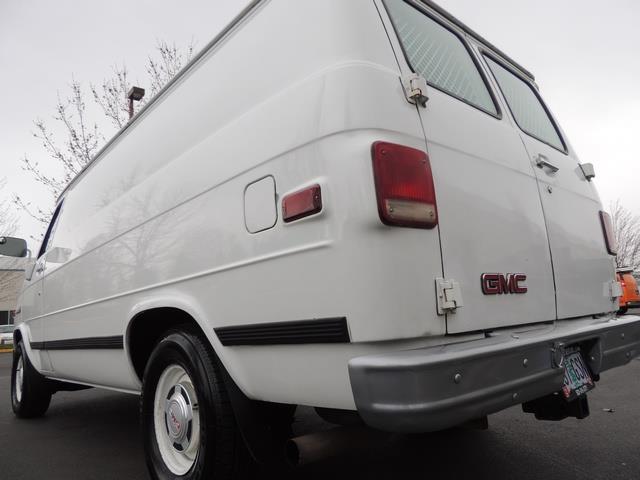 1993 GMC Vandura G25 / 2500 Cargo Van   - Photo 11 - Portland, OR 97217