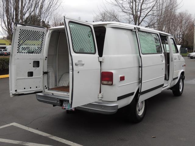 1993 GMC Vandura G25 / 2500 Cargo Van   - Photo 24 - Portland, OR 97217