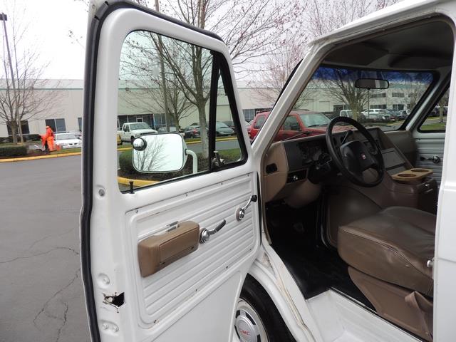 1993 GMC Vandura G25 / 2500 Cargo Van   - Photo 13 - Portland, OR 97217