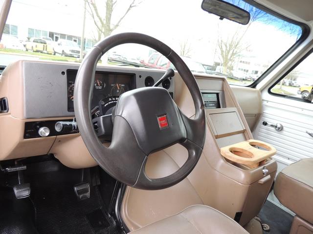 1993 GMC Vandura G25 / 2500 Cargo Van   - Photo 16 - Portland, OR 97217