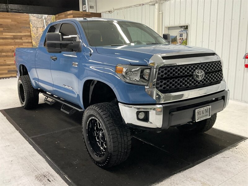 2019 Toyota Tundra SR5 4X4 / 5.7L V8 / 6-INC LIFT KIT / 77K MILES  / LIFTED w. 35 " A/T TIRES& 20 " XD WHEELS / RUST FREE TRUCK - Photo 2 - Gladstone, OR 97027