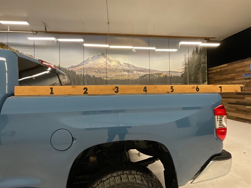 2019 Toyota Tundra SR5 4X4 / 5.7L V8 / 6-INC LIFT KIT / 77K MILES  / LIFTED w. 35 " A/T TIRES& 20 " XD WHEELS / RUST FREE TRUCK - Photo 9 - Gladstone, OR 97027