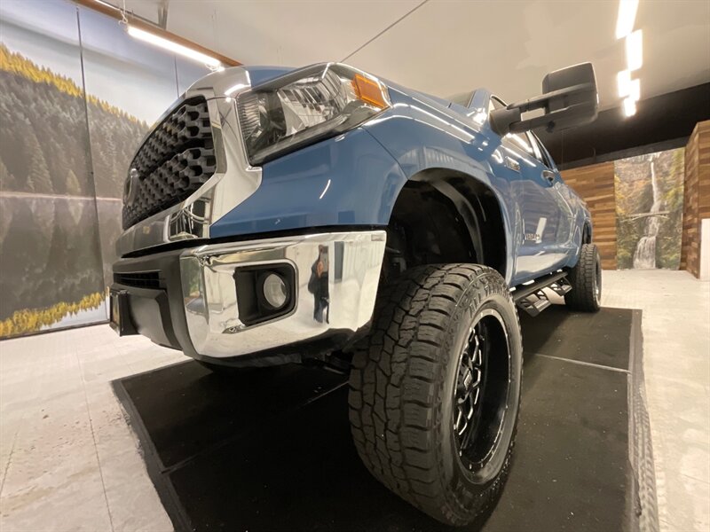 2019 Toyota Tundra SR5 4X4 / 5.7L V8 / 6-INC LIFT KIT / 77K MILES  / LIFTED w. 35 " A/T TIRES& 20 " XD WHEELS / RUST FREE TRUCK - Photo 10 - Gladstone, OR 97027