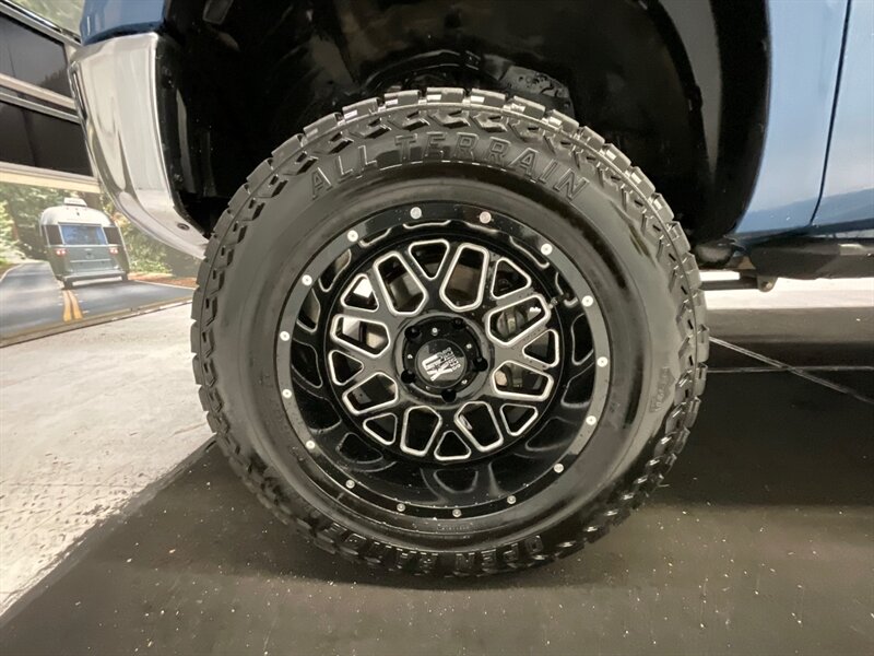 2019 Toyota Tundra SR5 4X4 / 5.7L V8 / 6-INC LIFT KIT / 77K MILES  / LIFTED w. 35 " A/T TIRES& 20 " XD WHEELS / RUST FREE TRUCK - Photo 23 - Gladstone, OR 97027