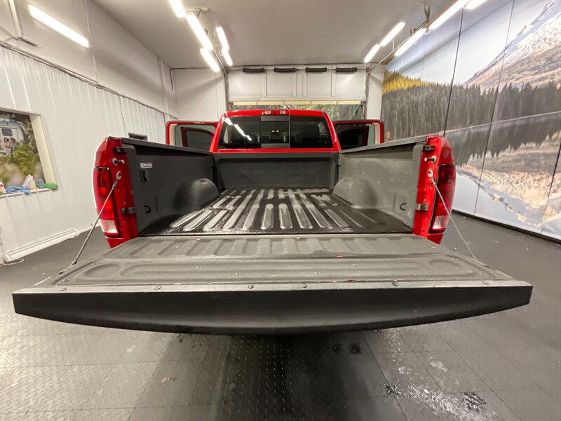 2014 RAM 2500 SLT Crew Cab 4X4 / 6.7L CUMMINS DIESEL / LIFTED  LOCAL OREGON TRUCK / RUST FREE / LIFTED w/ 35 " MUD TIRES & 17 " BLACK WHEELS / 62,000 MILES - Photo 20 - Gladstone, OR 97027