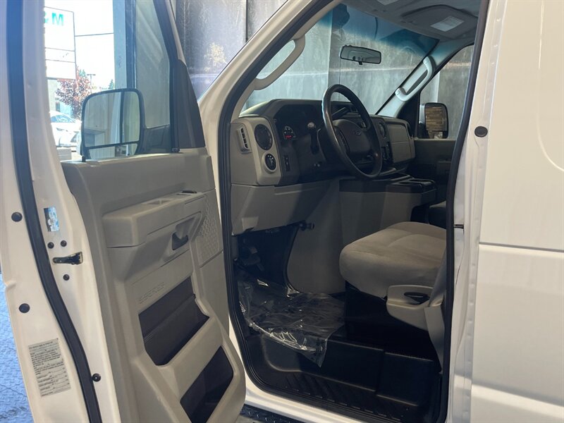 2014 Ford E-Series Van E-250 Cargo Van  / 4   - Photo 16 - Gladstone, OR 97027