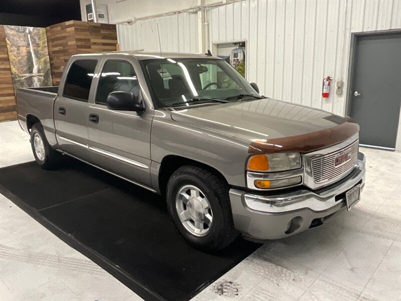 2006 GMC Sierra 1500 SLE Crew Cab / 5.3L V8 / 1-OWNER / 87,000 MILES  / DVD Player / RUST FREE - Photo 2 - Gladstone, OR 97027