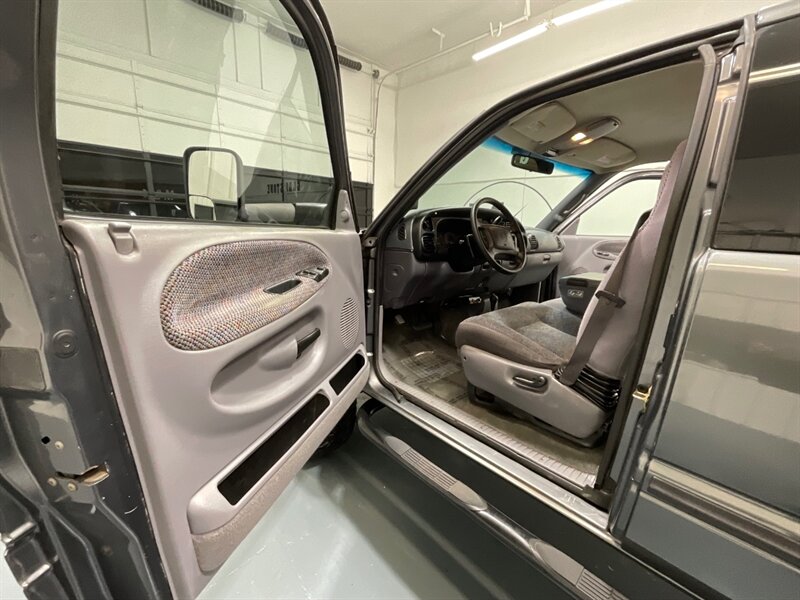 2002 Dodge Ram 2500 SLT Laramie Quad Cab 4X4 / 5.9L DIESEL / 1-OWNER / Long Bed / LOCAL OREGON TRUCK / ZERO RUST / NEW WHEELS & TIRES - Photo 34 - Gladstone, OR 97027