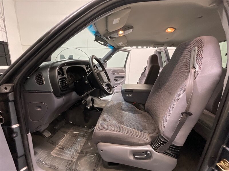 2002 Dodge Ram 2500 SLT Laramie Quad Cab 4X4 / 5.9L DIESEL / 1-OWNER / Long Bed / LOCAL OREGON TRUCK / ZERO RUST / NEW WHEELS & TIRES - Photo 12 - Gladstone, OR 97027