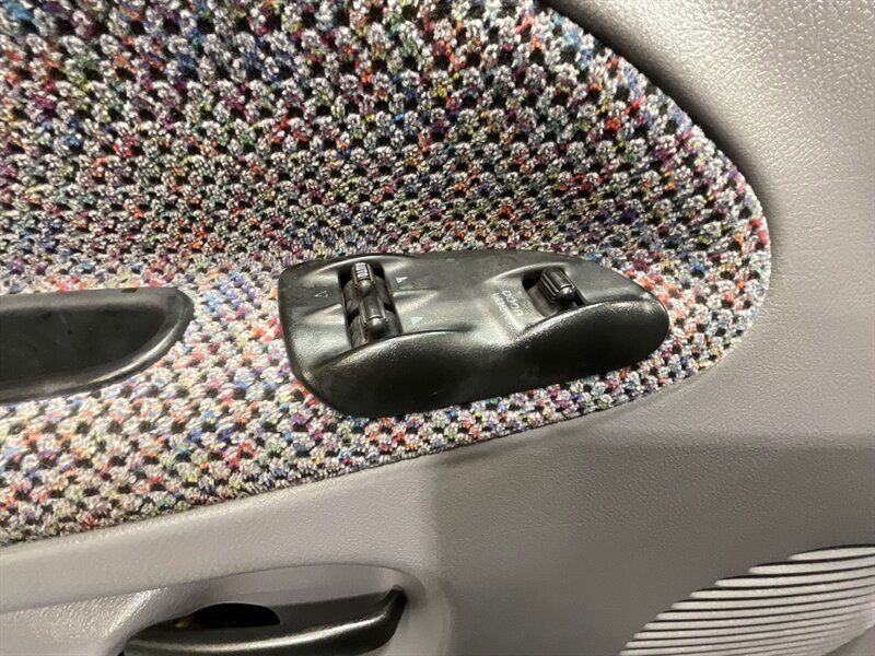 2002 Dodge Ram 2500 SLT Laramie Quad Cab 4X4 / 5.9L DIESEL / 1-OWNER / Long Bed / LOCAL OREGON TRUCK / ZERO RUST / NEW WHEELS & TIRES - Photo 41 - Gladstone, OR 97027