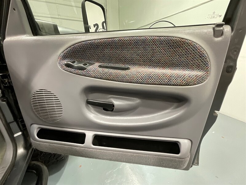 2002 Dodge Ram 2500 SLT Laramie Quad Cab 4X4 / 5.9L DIESEL / 1-OWNER / Long Bed / LOCAL OREGON TRUCK / ZERO RUST / NEW WHEELS & TIRES - Photo 36 - Gladstone, OR 97027