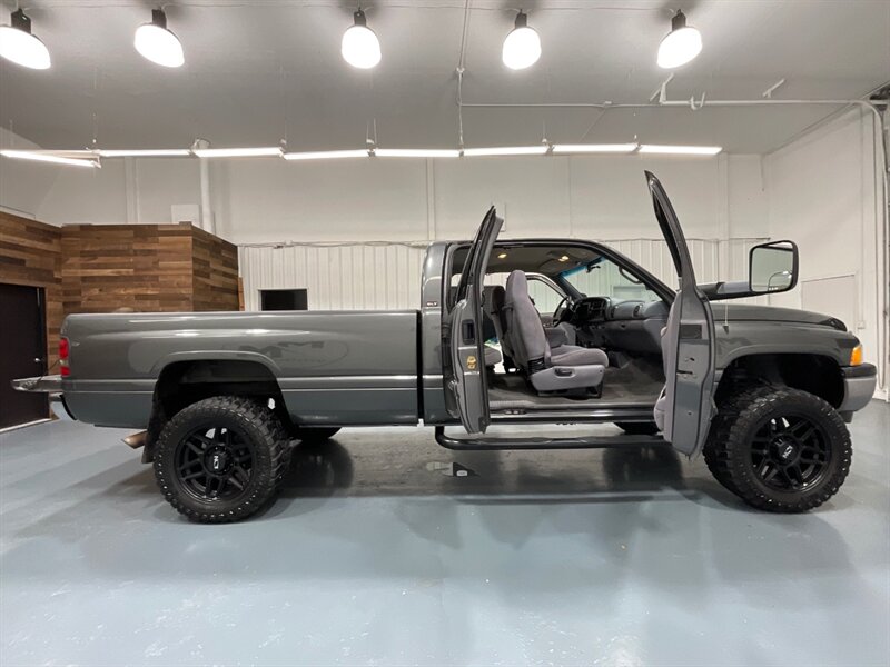 2002 Dodge Ram 2500 SLT Laramie Quad Cab 4X4 / 5.9L DIESEL / 1-OWNER / Long Bed / LOCAL OREGON TRUCK / ZERO RUST / NEW WHEELS & TIRES - Photo 33 - Gladstone, OR 97027