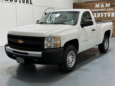 2012 Chevrolet Silverado 1500 Regular Cab 4X4 / 4.8L V8 / 1-OWNER / SHORT BED Truck