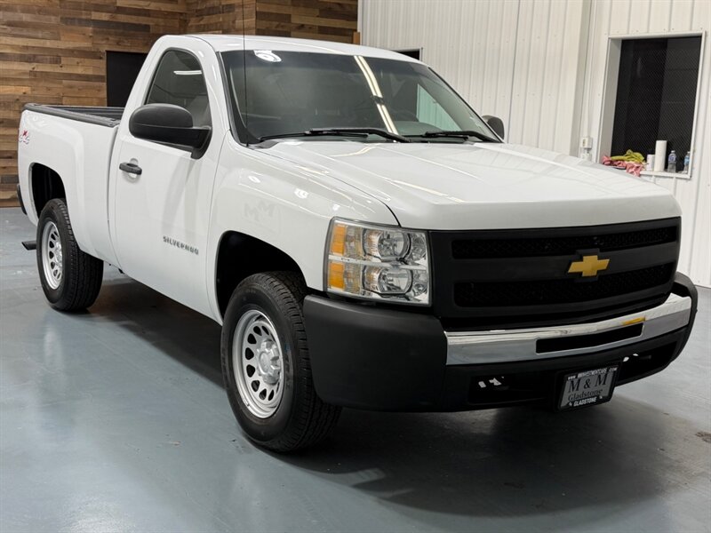 2012 Chevrolet Silverado 1500 Regular Cab 4X4 / 4.8L V8 / 1-OWNER / SHORT BED   - Photo 2 - Gladstone, OR 97027