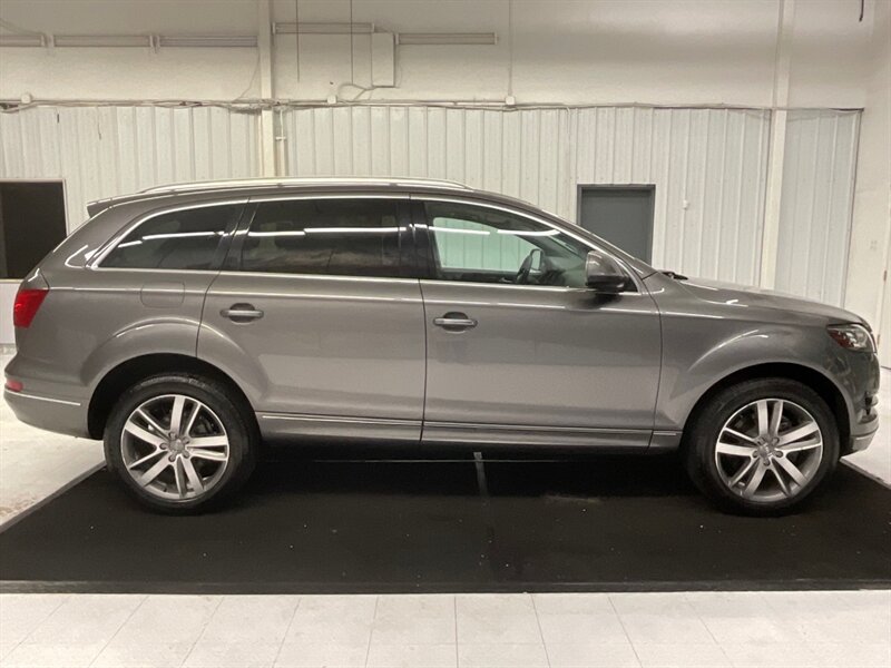 2011 Audi Q7 3.0 quattro TDI Premium Plus AWD/3RD SEAT / DIESEL  / Leather & Heated Seats / Navigation & Camera / Panorama Sunroof - Photo 4 - Gladstone, OR 97027