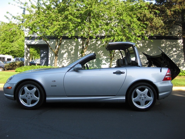 2000 Mercedes-Benz SLK230/4Cyl SuperCharged / HardTop Convertible   - Photo 8 - Portland, OR 97217