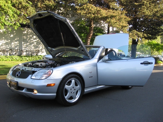 2000 Mercedes-Benz SLK230/4Cyl SuperCharged / HardTop Convertible   - Photo 9 - Portland, OR 97217