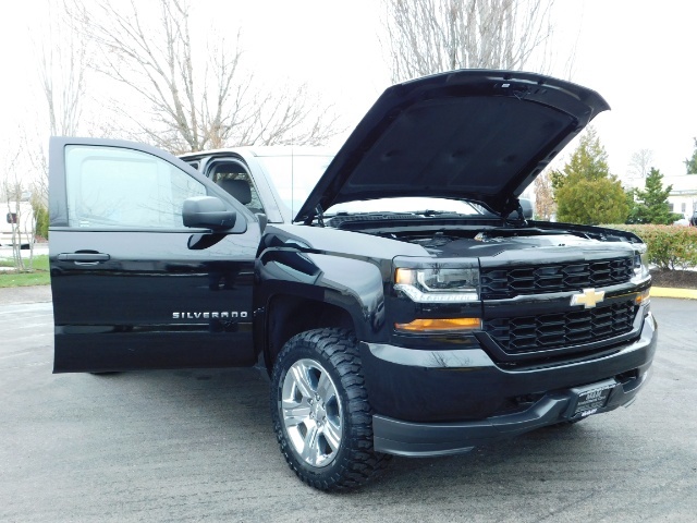 2016 Chevrolet Silverado 1500 Double Cab 4-Door / 4X4 / 8Cyl 5.3L / ONLY 16K MI   - Photo 37 - Portland, OR 97217