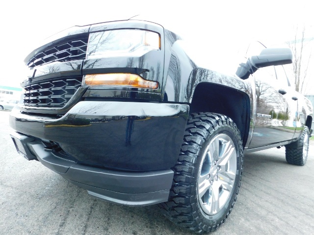 2016 Chevrolet Silverado 1500 Double Cab 4-Door / 4X4 / 8Cyl 5.3L / ONLY 16K MI   - Photo 9 - Portland, OR 97217