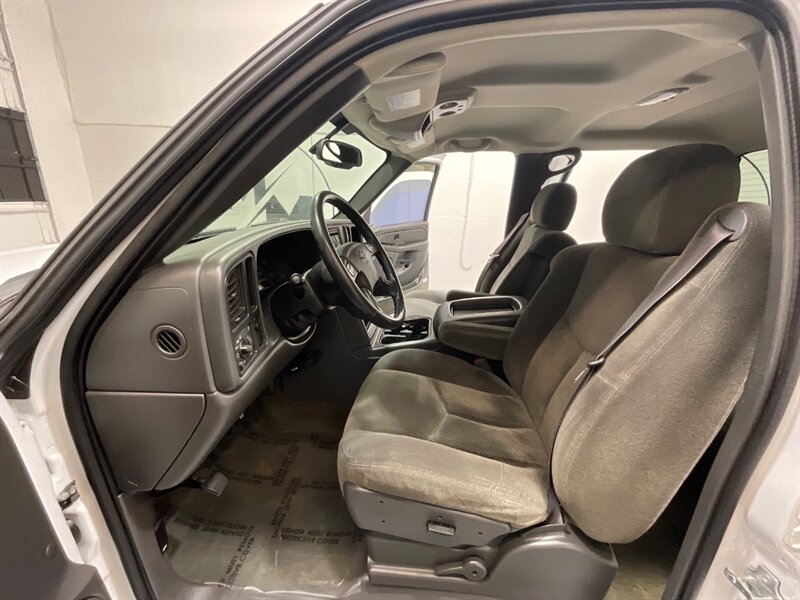 2005 Chevrolet Silverado 1500 LS Crew Cab 6.0L V8 / SHORT BED / ZERO RUST - Photo 12 - Gladstone, OR 97027