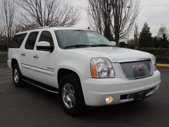 2007 GMC Yukon XL DENALI / AWD / NAVi / DVD / 3RD Seat / 8-seater